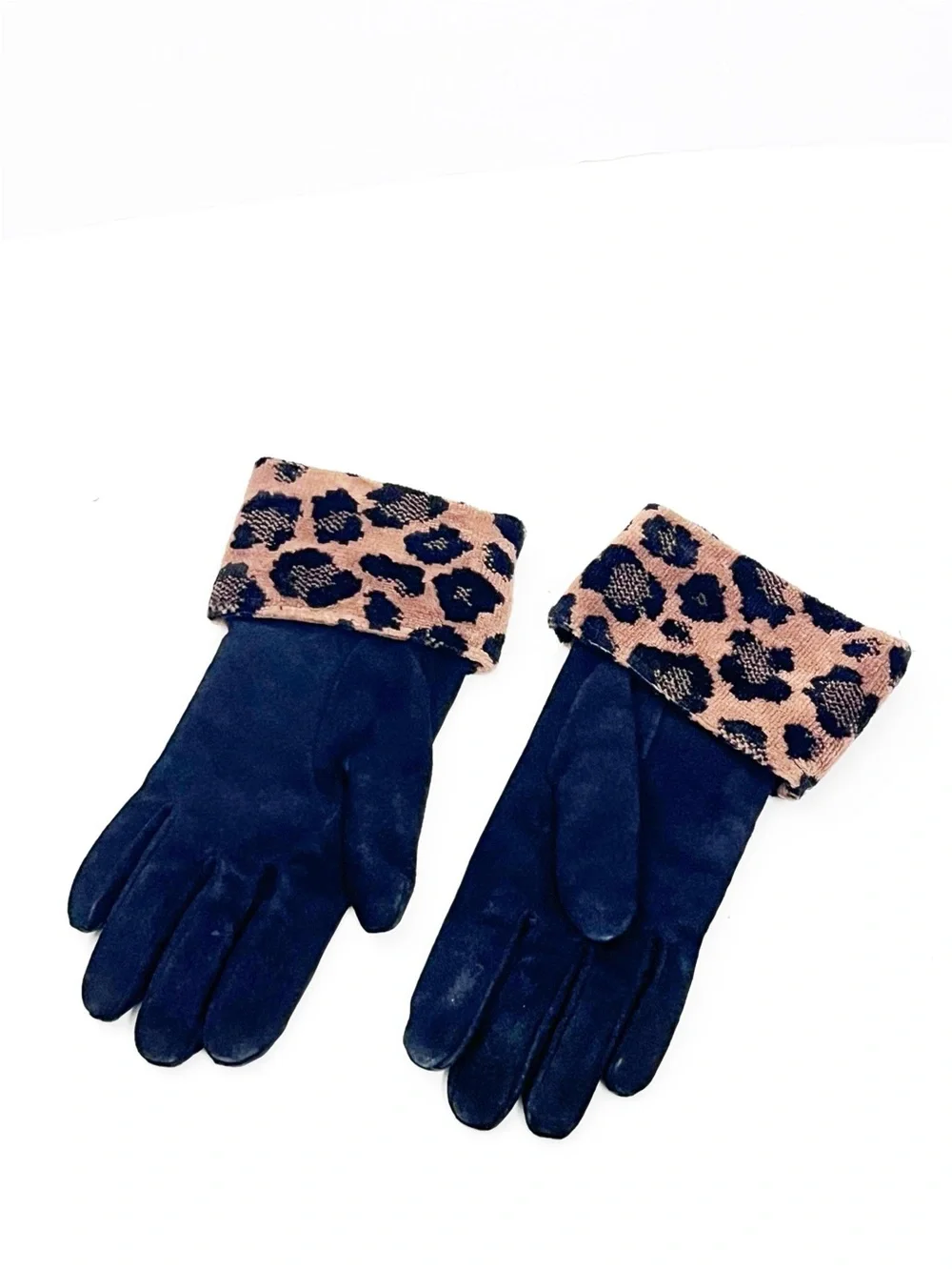ISOTONER Black Faux Leather Leopard Print TrimGloves Size Medium Casual Chic